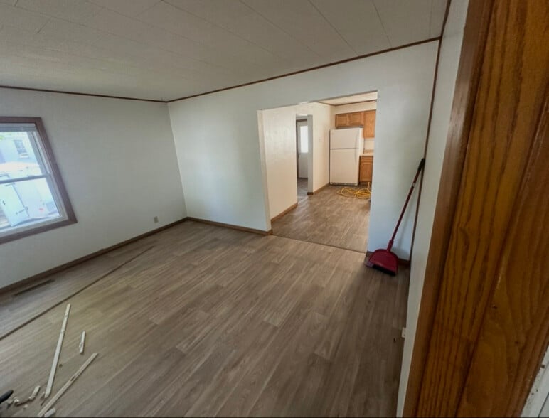 Building Photo - 1022 Wilson Ave