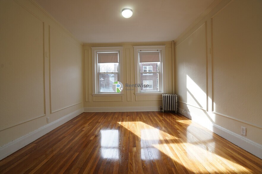 Building Photo - 8 Vinal St