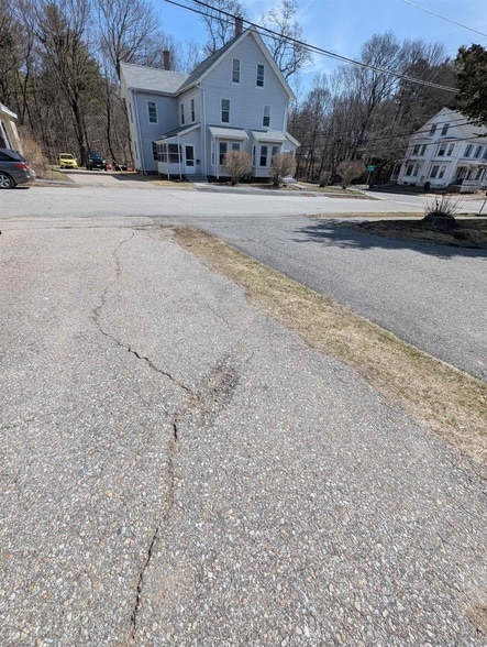 Building Photo - 2 Hancock St