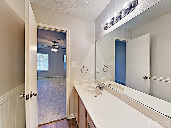 Building Photo - 6514 Spitfire Dr