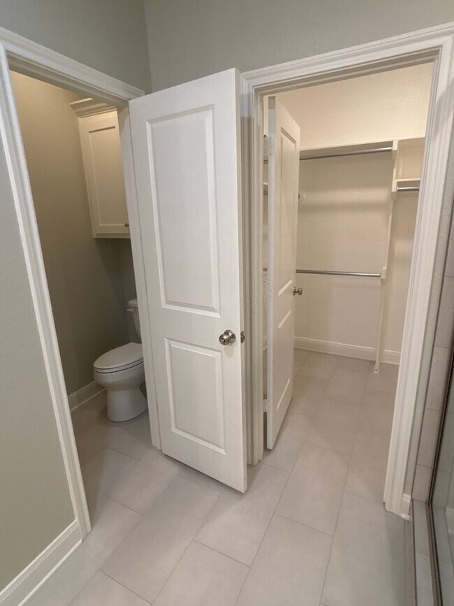 Building Photo - Beautiful South Tyler Rental in Royal Vista Estates!