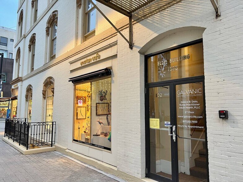 Entrance to 102 North Tioga Street - 102 N Tioga St