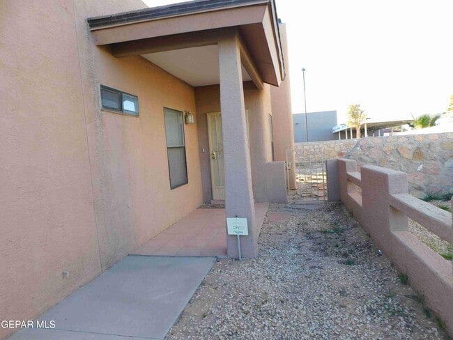 Building Photo - 3313 Tierra Espada Dr