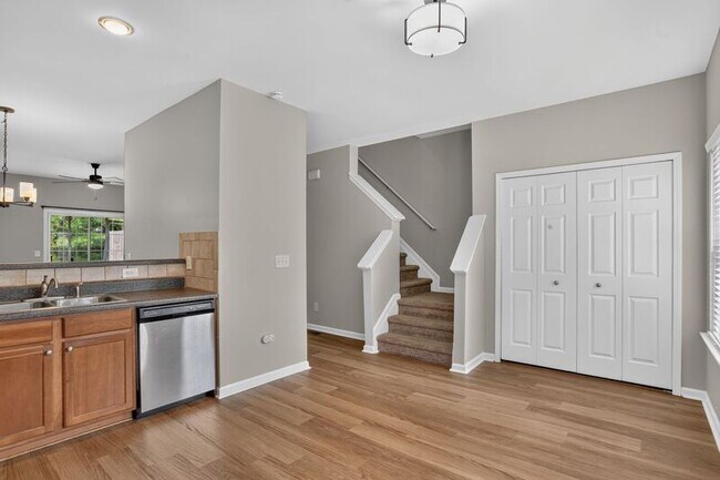 Building Photo - 730 Celeste Ln