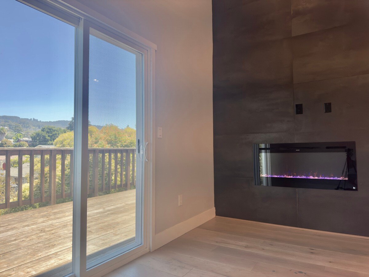 Building Photo - 914 Everett Ave