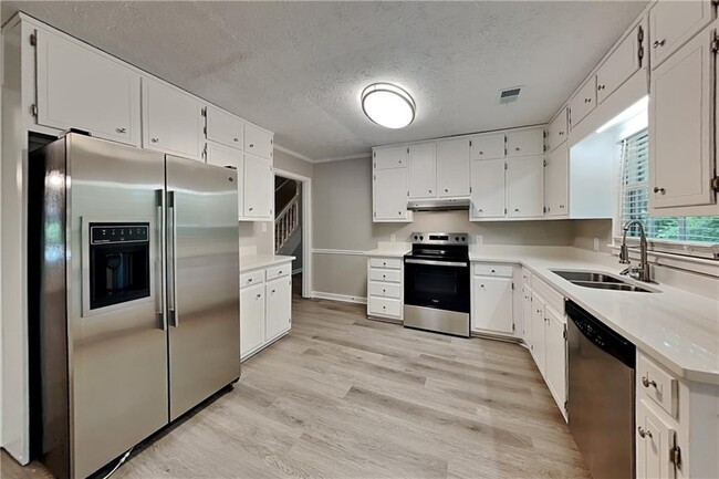 Building Photo - 1765 Blackwillow Dr