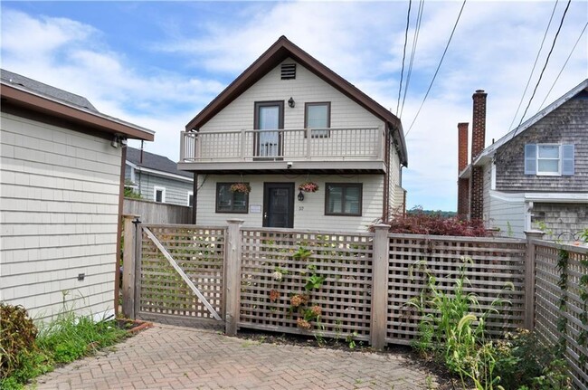 Building Photo - 57 Green St