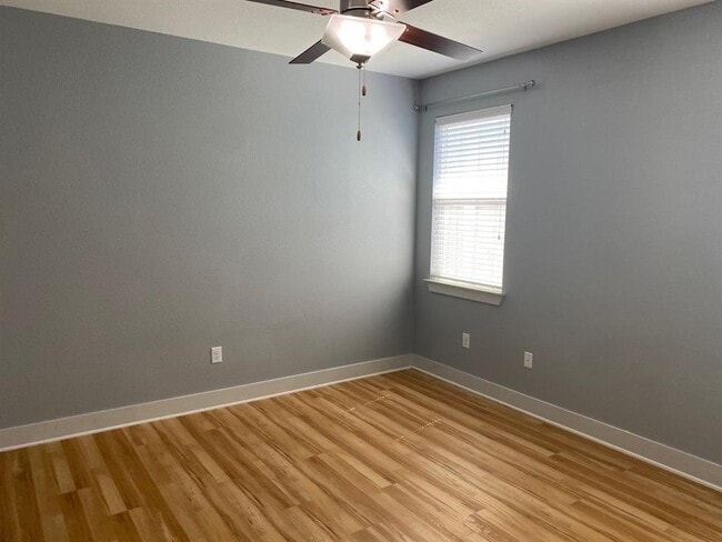 Building Photo - 7205 Tybalt St