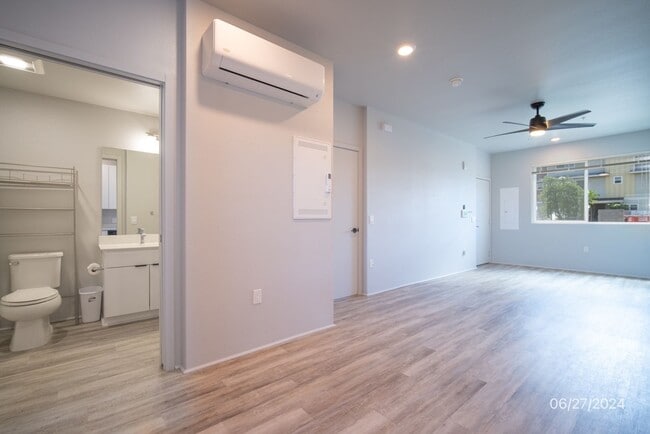 Building Photo - Studio with full bath in Kaikoi at Hoopili