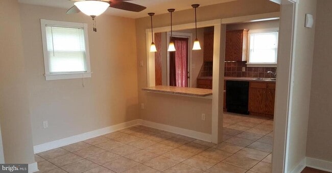 Building Photo - 9662 Teffeteller Ln