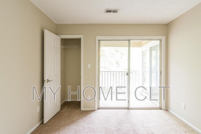 Building Photo - 2516 Cranbrook Ln