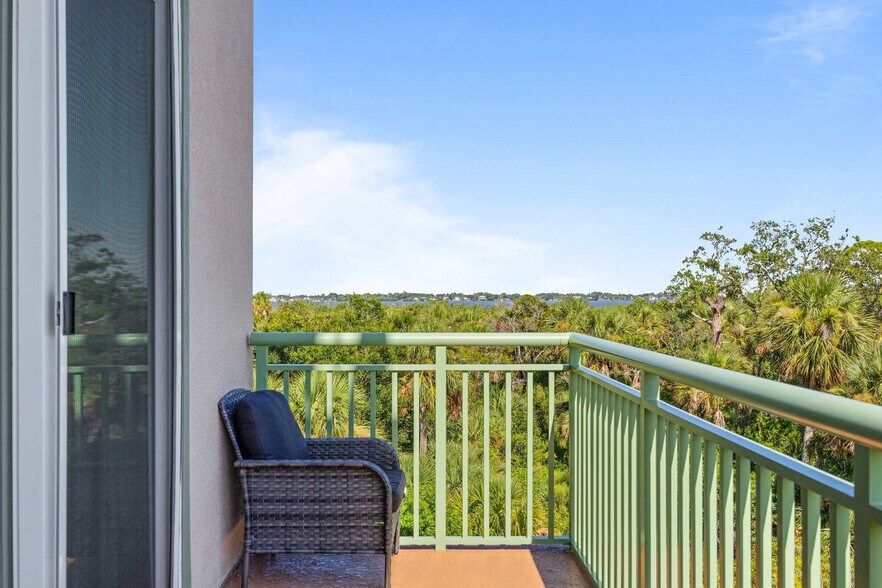 Building Photo - 605 Kemp St