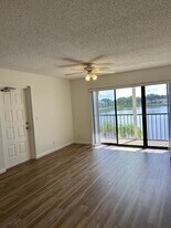 Building Photo - 1004 Green Pine Blvd