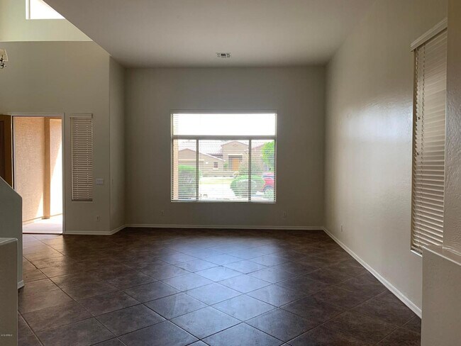 Building Photo - 1530 W Thompson Way