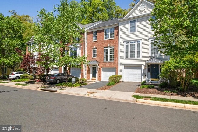 Building Photo - 4037 Fairfax Center Hunt Trail