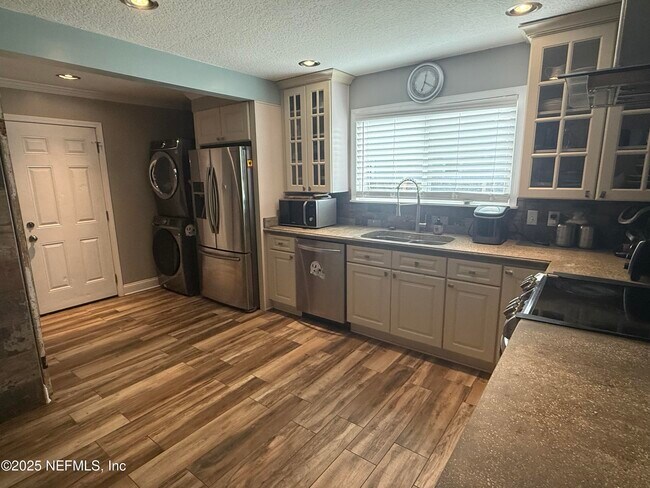 Building Photo - 4026 Cedar Island Rd E