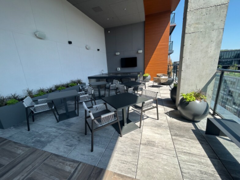 Building Photo - 1100 W Randolph St