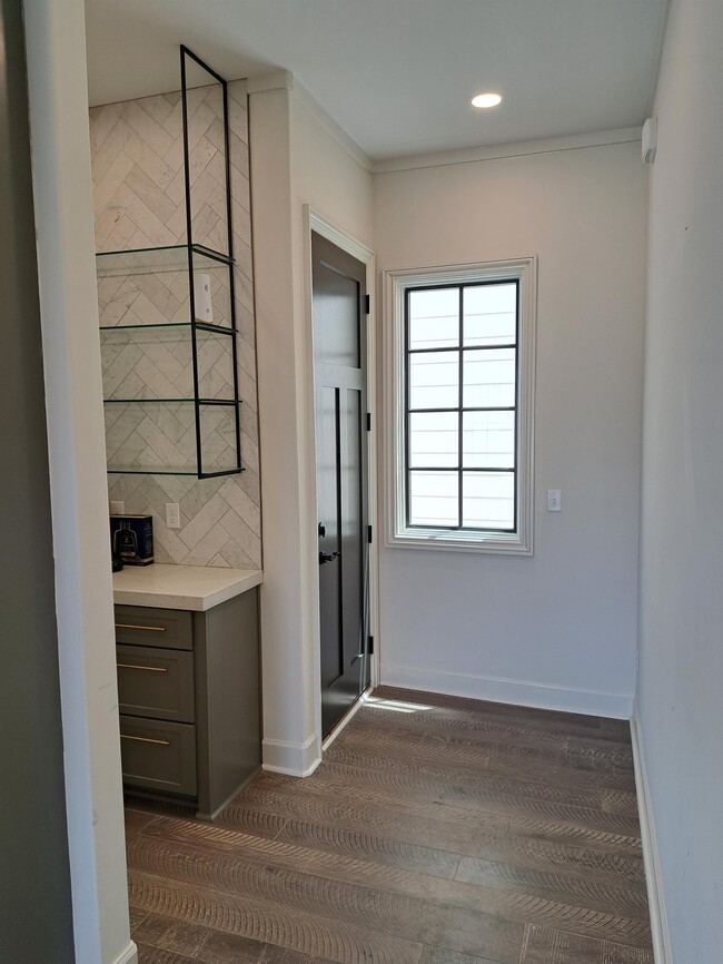 Building Photo - 7085 Fain Park Dr