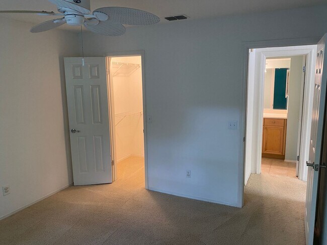Building Photo - Charming Ocean Grove Condo