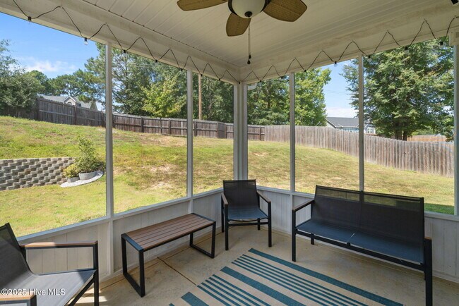 Building Photo - 620 Overland Ct