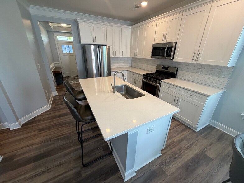 Building Photo - Room in Townhome on Keeton Ln