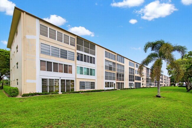 Building Photo - 4003 Wolverton E