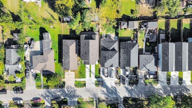 Building Photo - 7973 Joy St