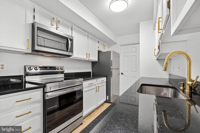 Building Photo - 6910 Sandra Marie Cir