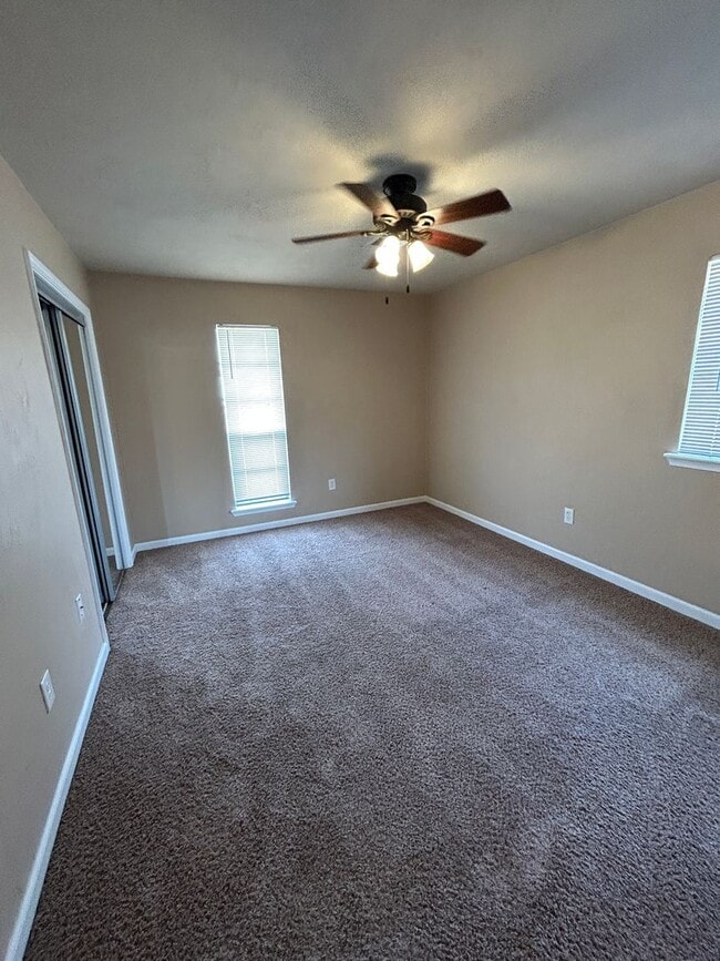 Building Photo - 3 bedroom NOW AVAILABLE in the MAC school ...