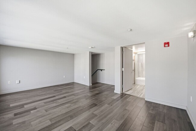 Building Photo - 60 Rausch St