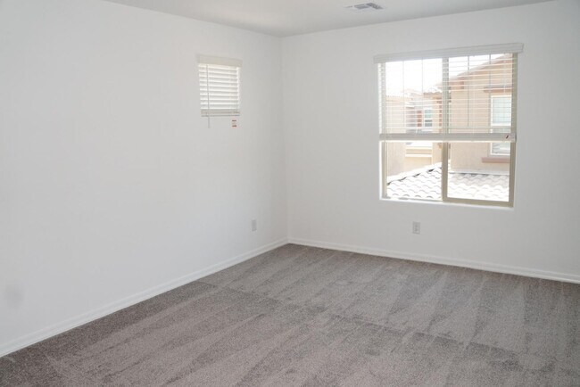 Building Photo - 3809 N 100th Dr