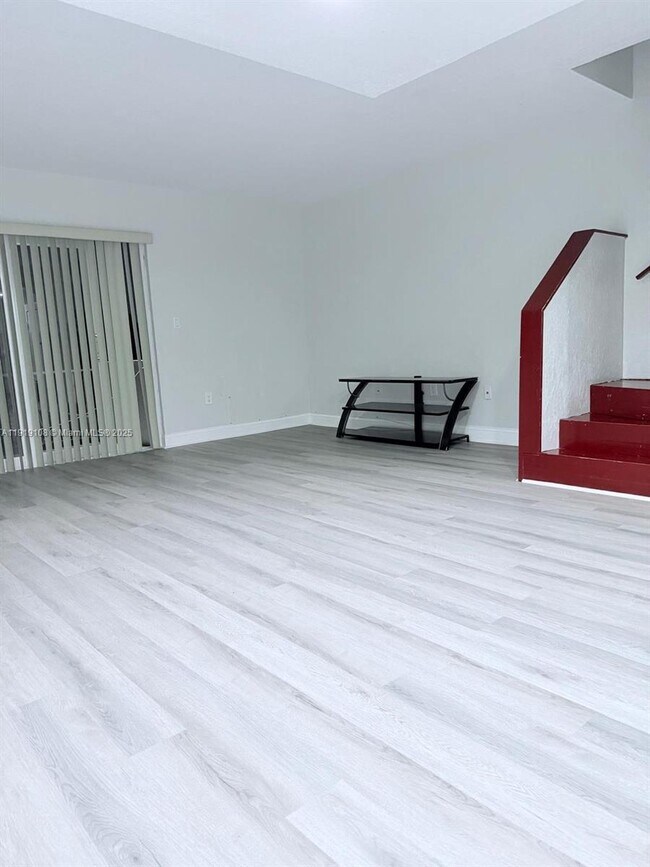 Building Photo - 6600 W 2nd Ct