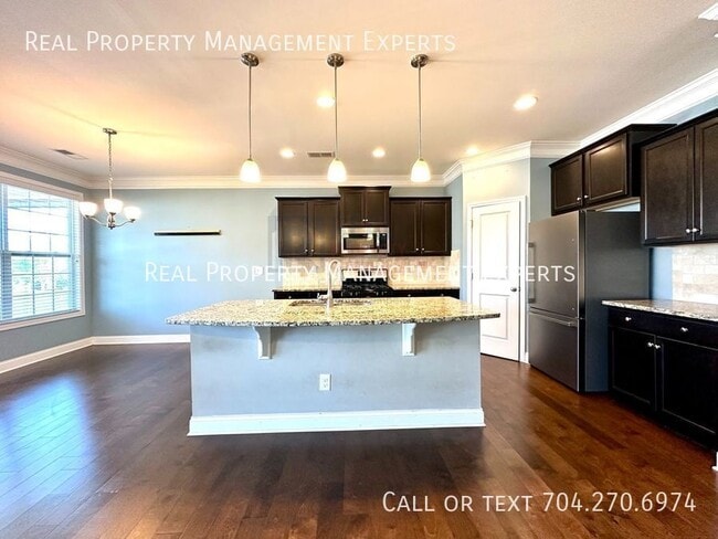 Building Photo - 7839 Sawgrass Ln
