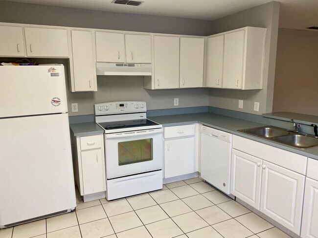 Building Photo - 491 10th St