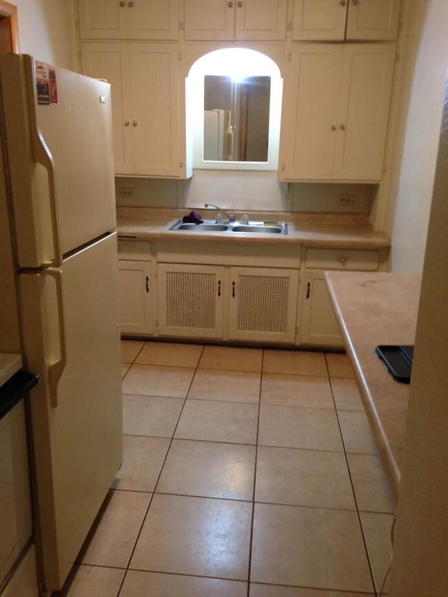 Building Photo - 4 Bedroom Student Rental Near UW-Eau Claire