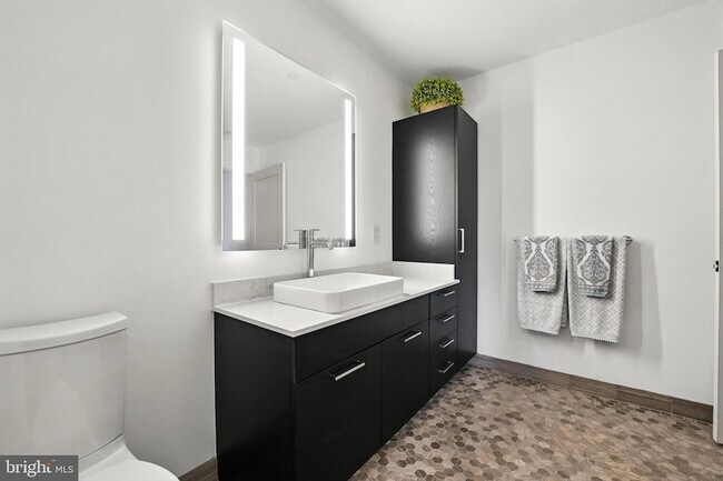 Building Photo - 70 N Street SE Unit 913