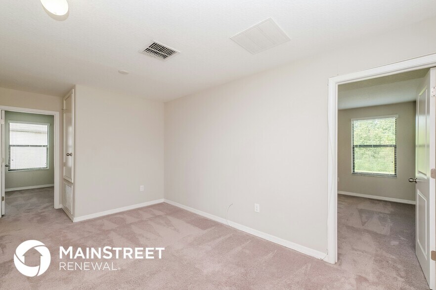 Building Photo - 36125 Stable Wilk Ave