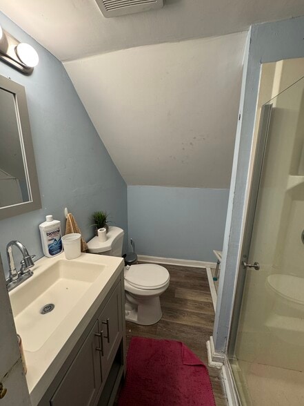 Building Photo - 75 Pinkert St