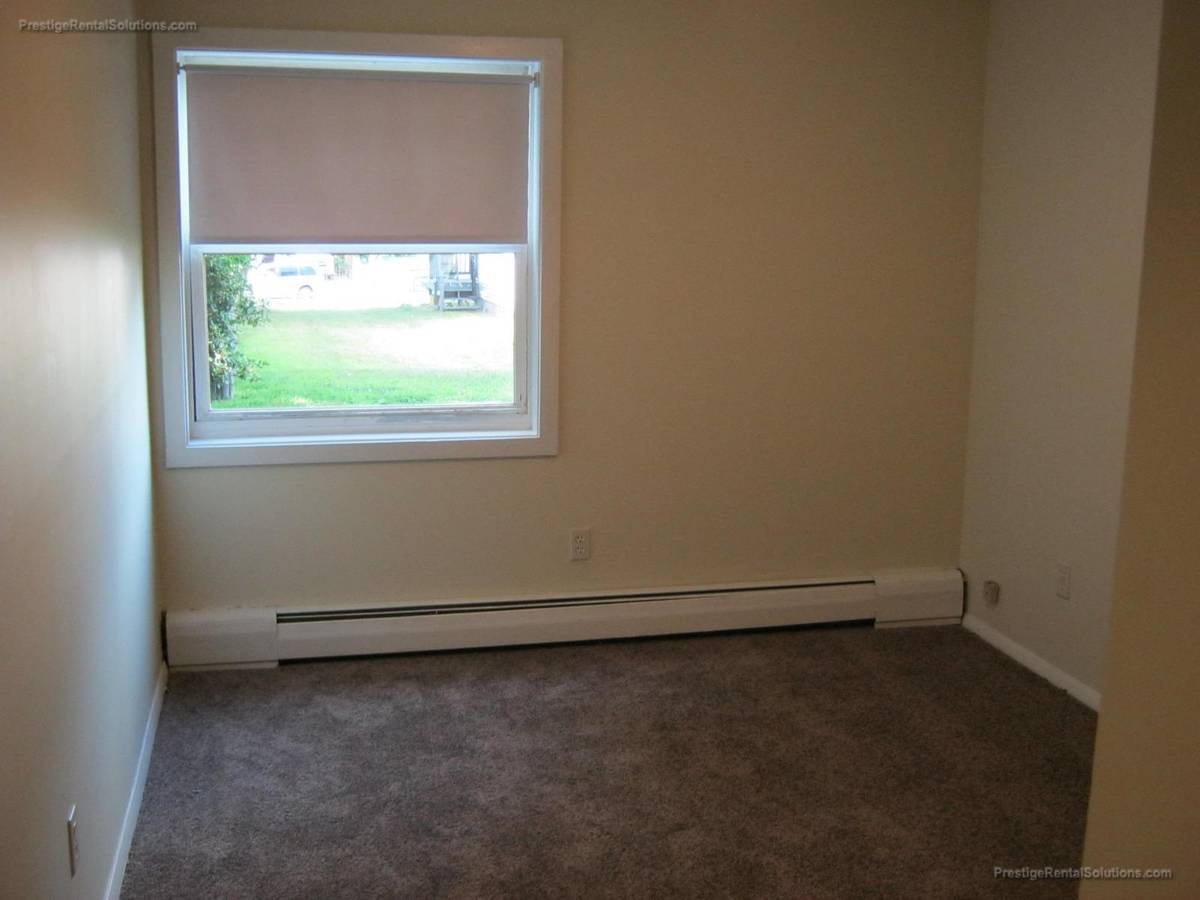 Building Photo - 70 Barrows St