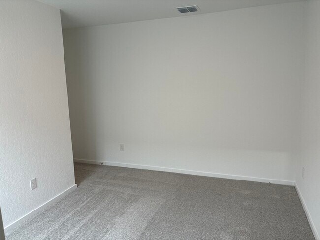 Building Photo - Charming 4 beds 2 baths in San Antonio!