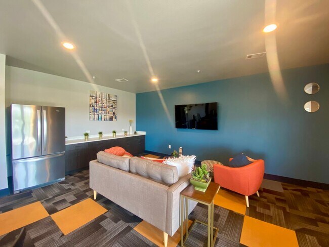 Building Photo - Beautiful Condo - North Burnet Road!