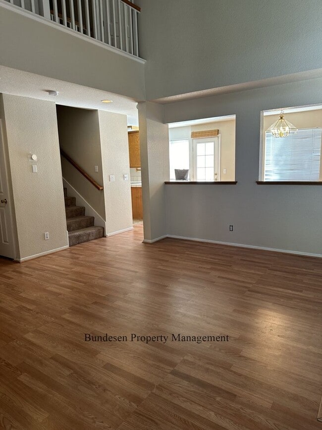 Building Photo - 913 Radcliff Dr