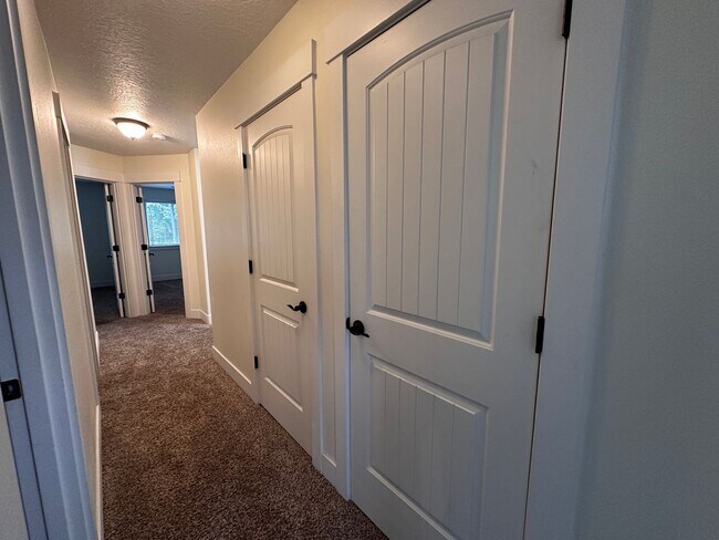 Building Photo - 193