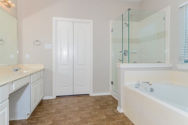 Building Photo - 17811 Memorial Trail Dr