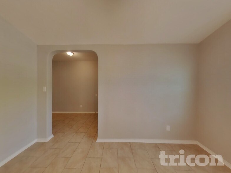 Building Photo - 2023 Emerald Edge