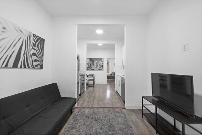 Building Photo - 207 W 136th St