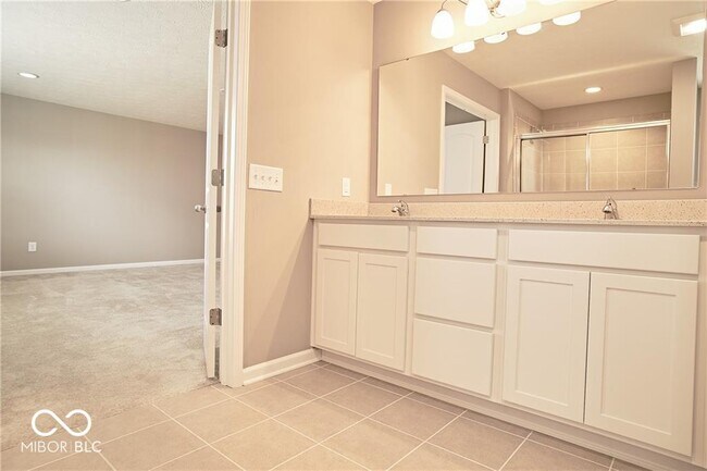 Building Photo - 8709 Rowling Way