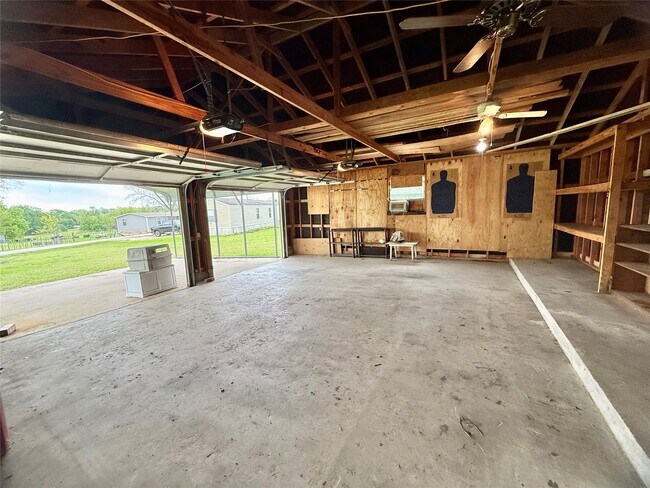 Building Photo - 1203 County Rd 254