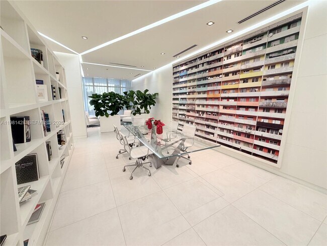 Building Photo - 4250 Biscayne Blvd