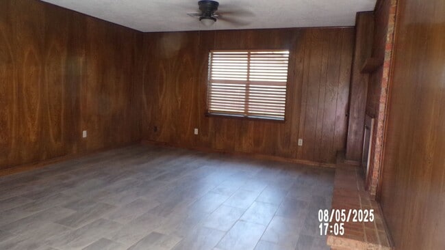 Building Photo - Fantastic Redo located in Terrace Hills.$2...